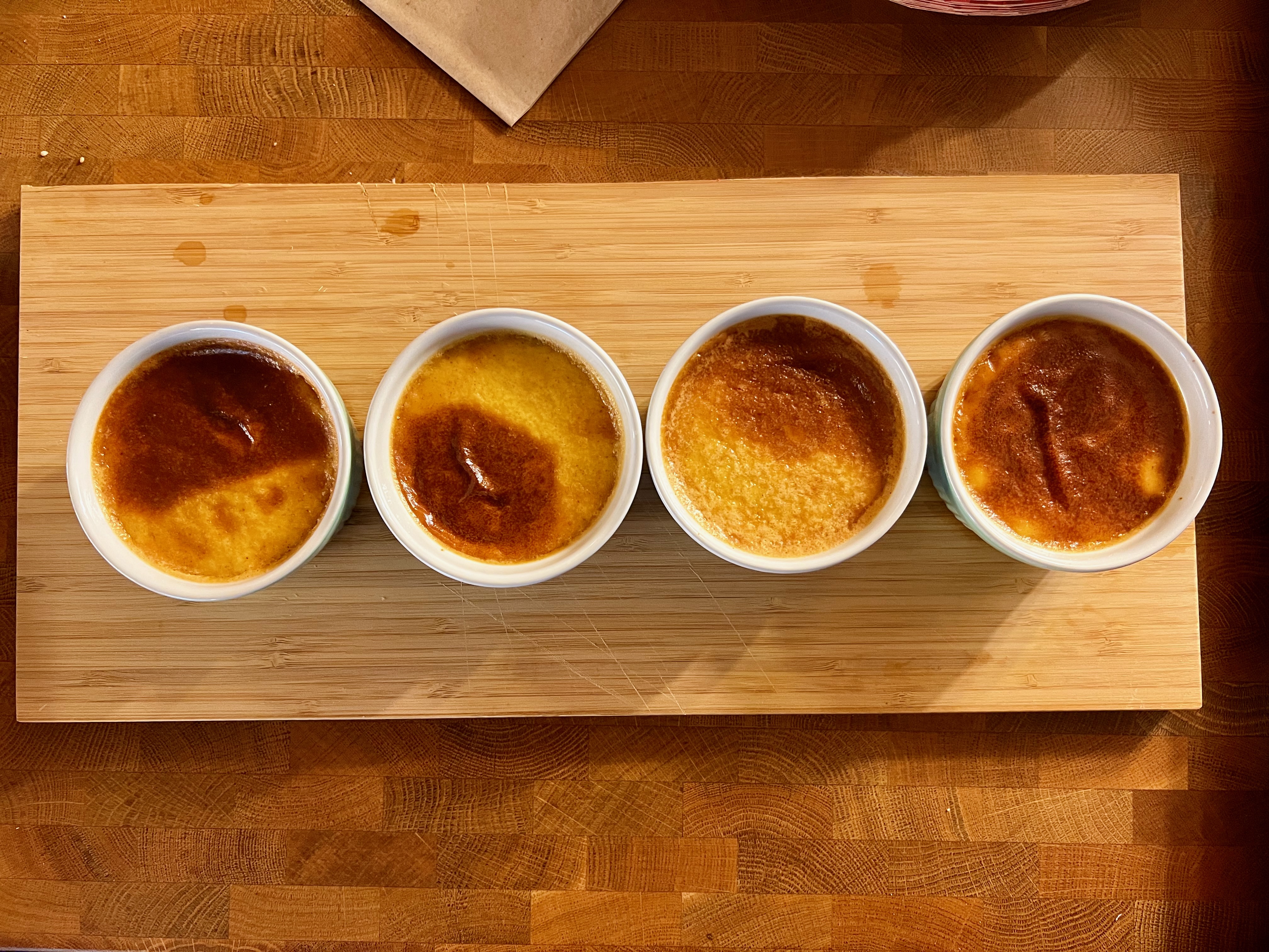 Baked vanilla custard pots